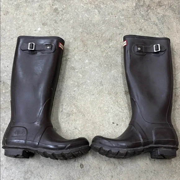 Hunter Dark Brown Tall Gloss Rain Boots - Picture 7 of 11